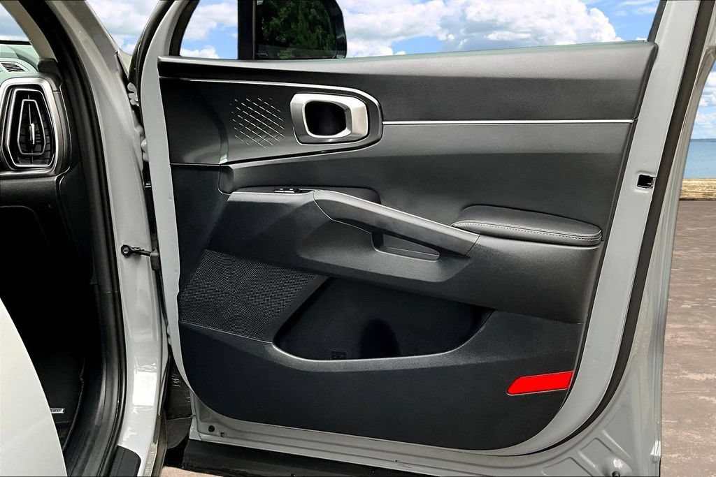 Used 2025 Kia Sorento EX w/ Panoramic Sunroof Package FWD image 31
