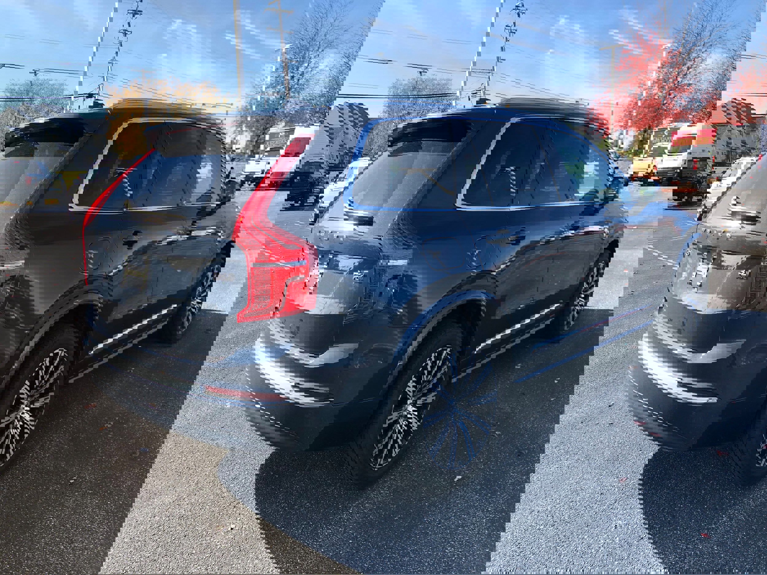 Used 2023 Volvo XC90 B6 Plus image 4