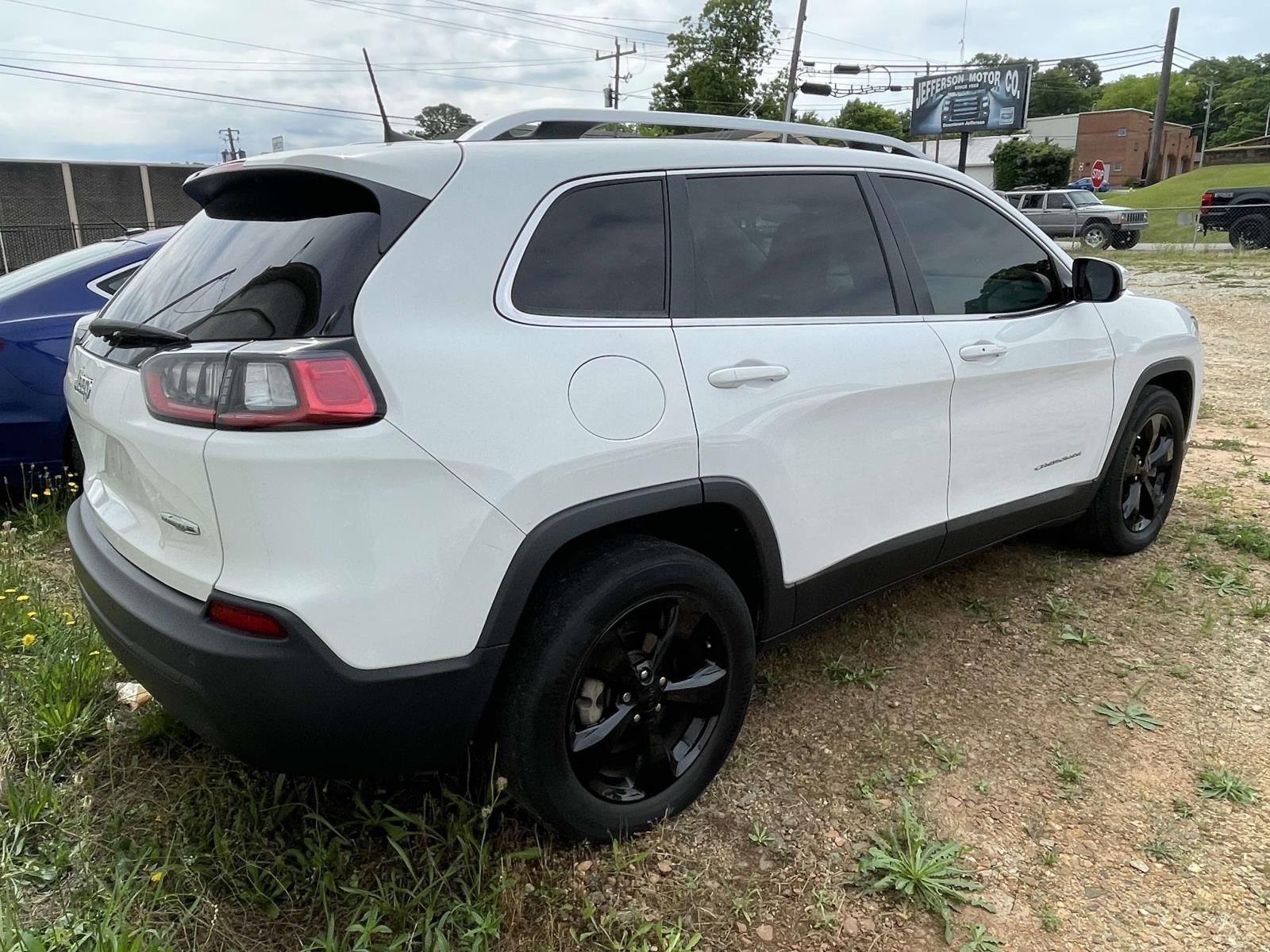 Used 2020 Jeep Cherokee Latitude Plus w/ Cold Weather Group FWD image 8