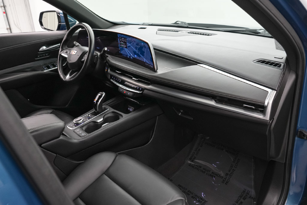 Used 2025 Cadillac XT4 Premium Luxury FWD image 24