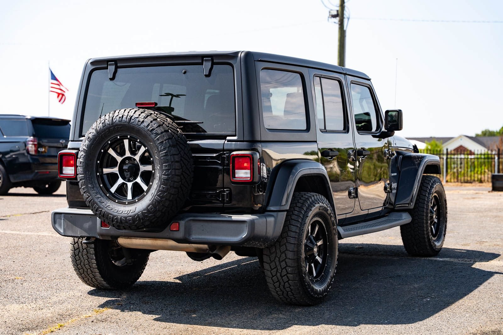 Used 2019 Jeep Wrangler Unlimited Sahara AWD/4WD image 7