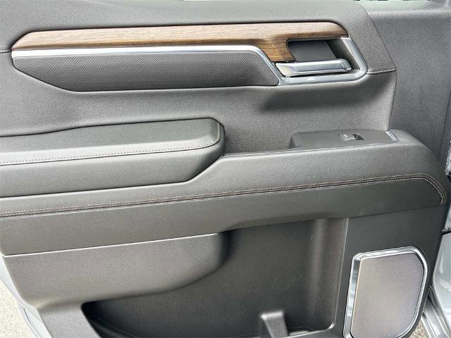 Used 2024 Chevrolet Silverado 1500 High Country w/ Technology Package image 15