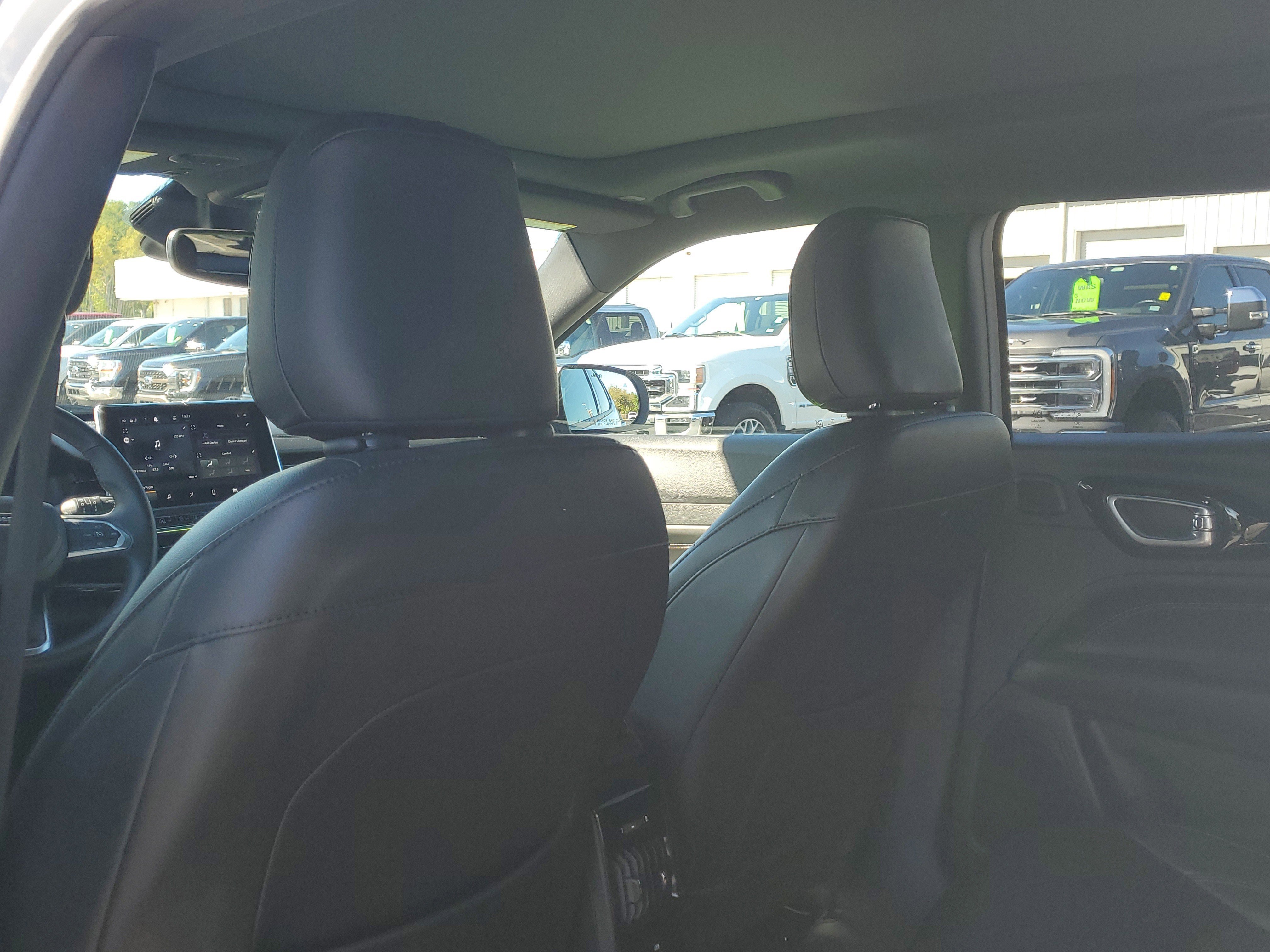 Used 2022 Jeep Compass Altitude w/ Sun and Sound Group image 13