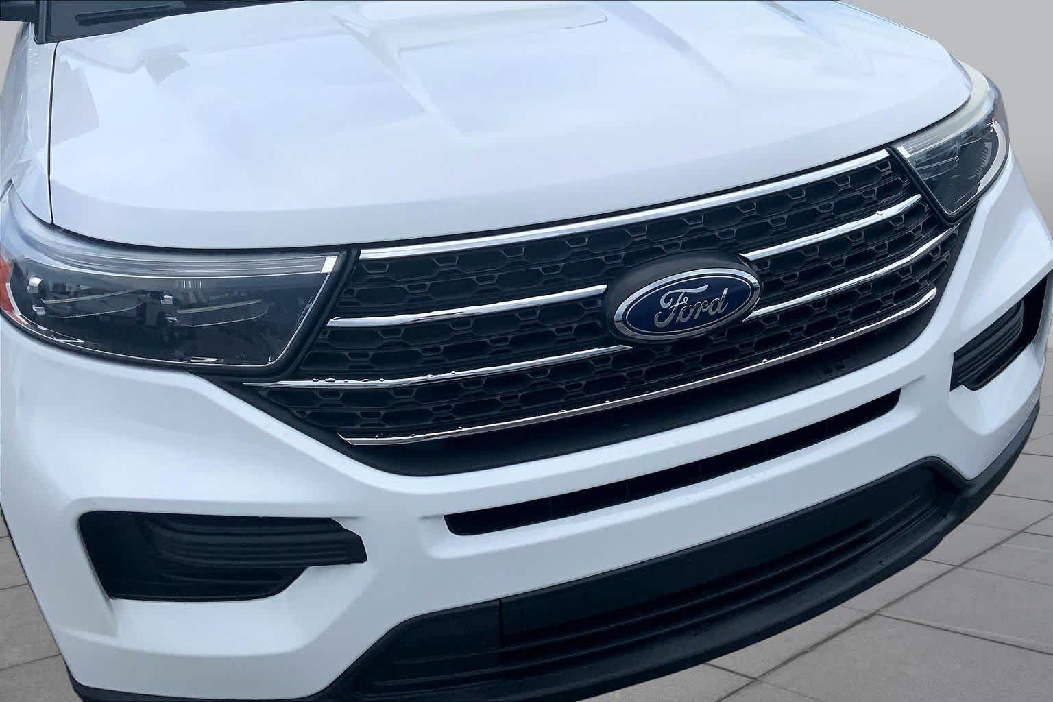 Certified 2022 Ford Explorer XLT RWD image 30