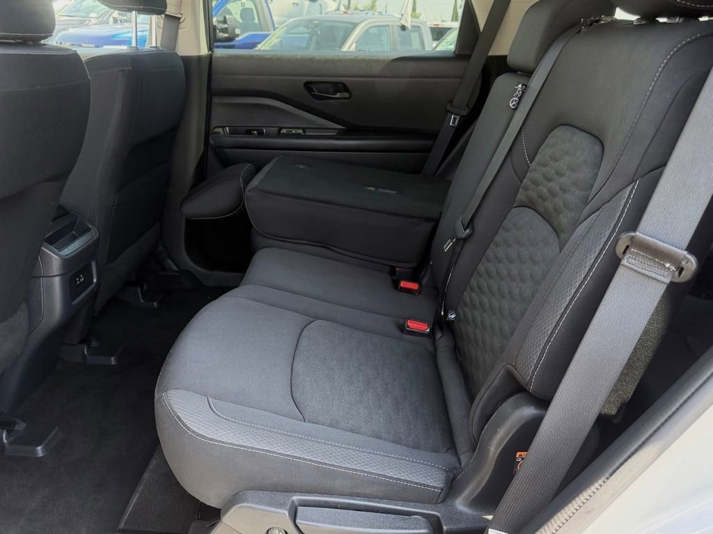 Used 2024 Nissan Pathfinder S FWD image 29