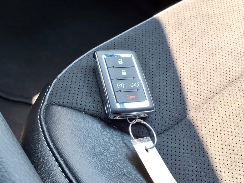 Used 2023 Jeep Grand Cherokee L Laredo AWD/4WD image 23