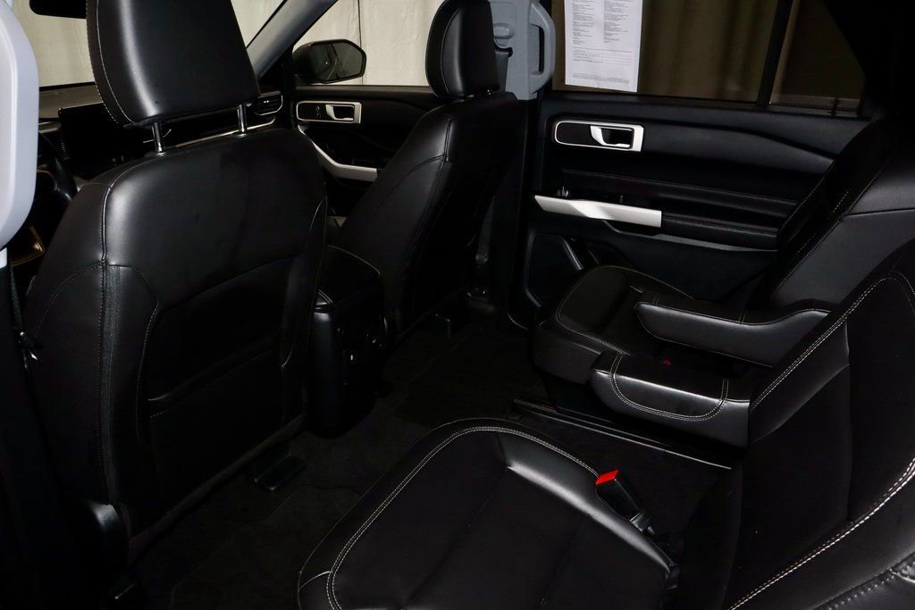 Certified 2023 Ford Explorer XLT w/ Equipment Group 202A image 15