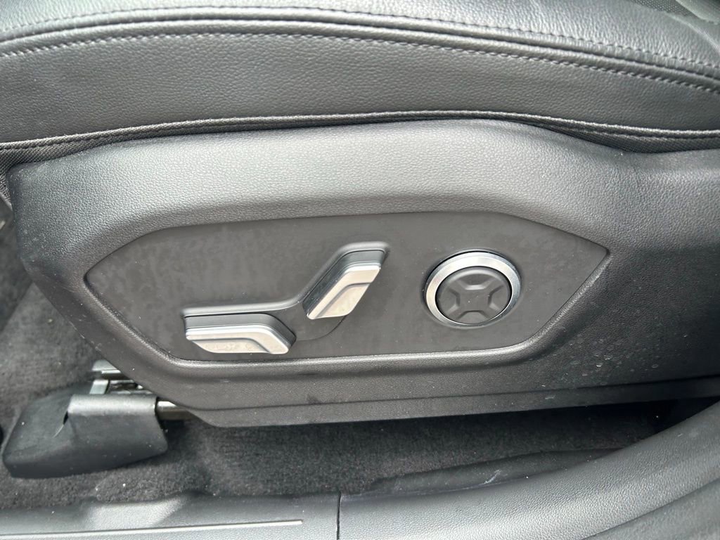 Used 2025 Hyundai Santa Fe Limited image 14