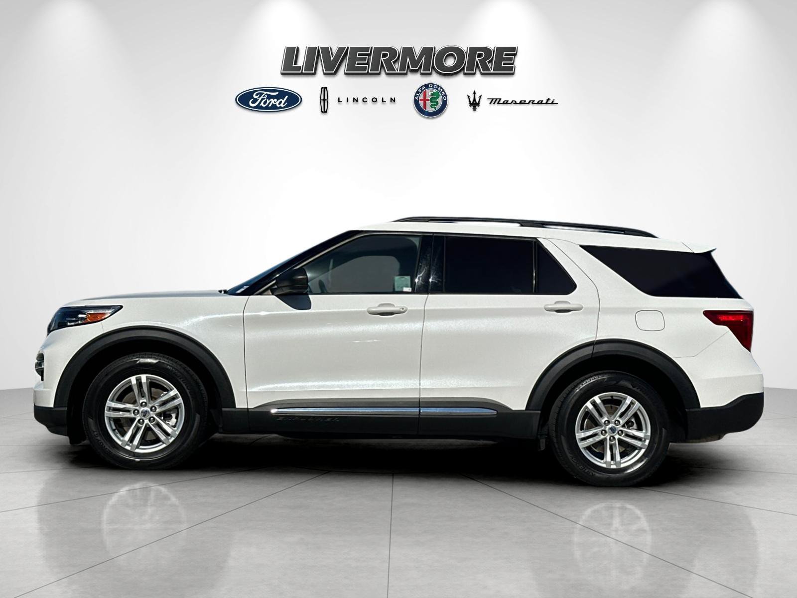 Certified 2023 Ford Explorer XLT w/ Equipment Group 202A RWD image 6