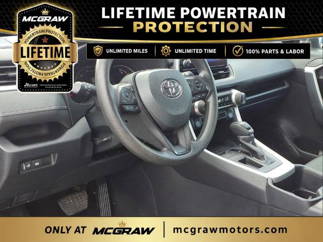 Used 2024 Toyota RAV4 XLE FWD image 17