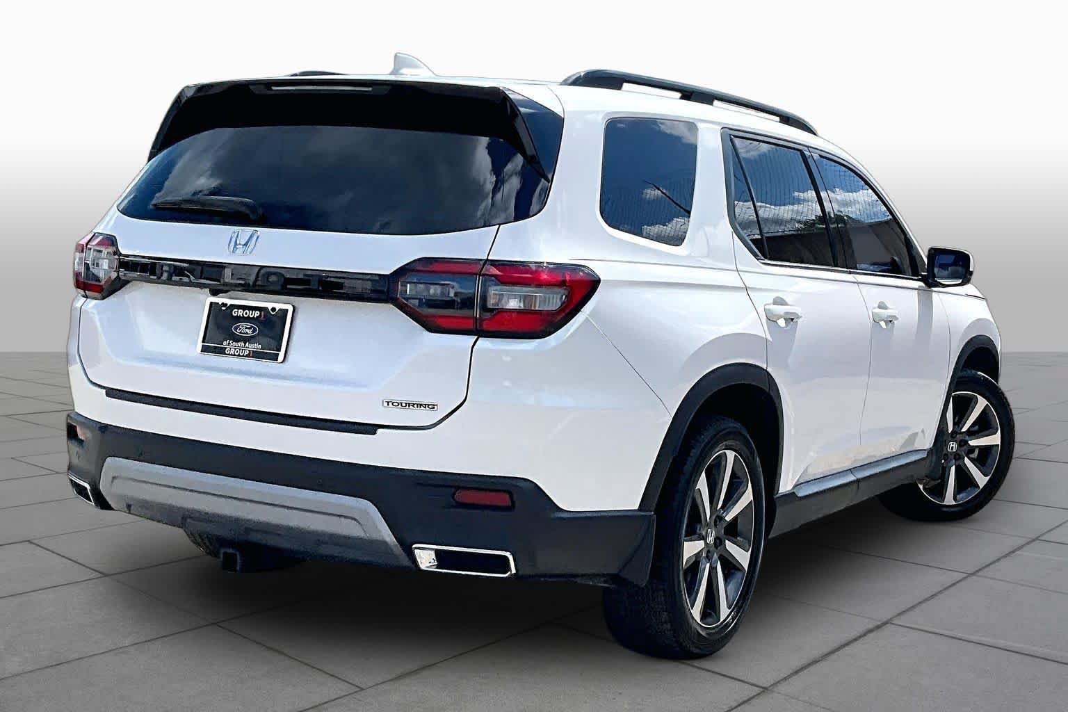 Used 2023 Honda Pilot Touring image 13