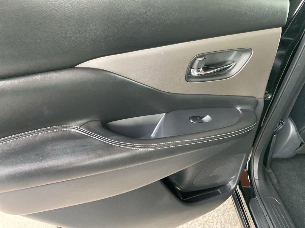 Used 2023 Nissan Murano SV image 18