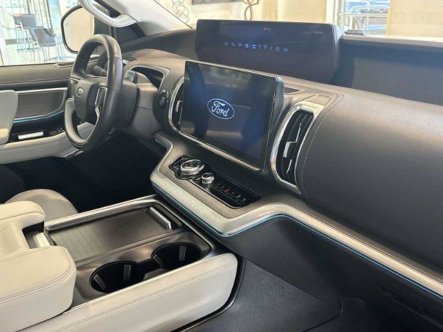 Certified 2025 Ford Expedition Platinum w/ Driver's Package AWD/4WD image 28