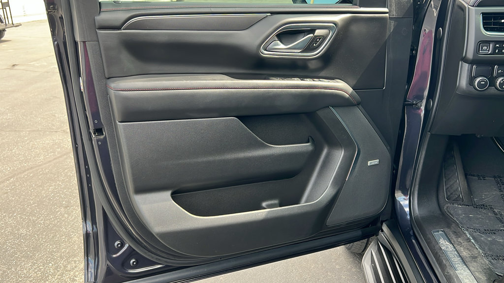 Used 2023 Chevrolet Tahoe RST w/ Luxury Package RWD image 17