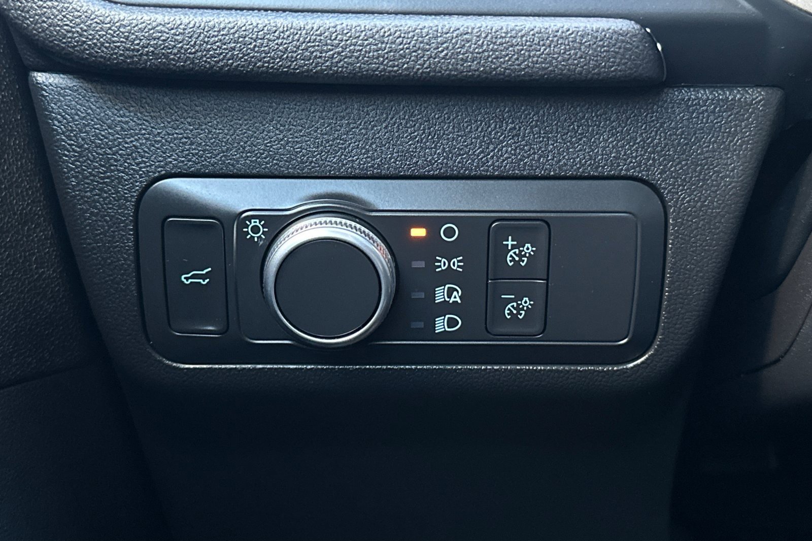 Certified 2022 Ford Escape SE w/ SE Sport Appearance Package image 27