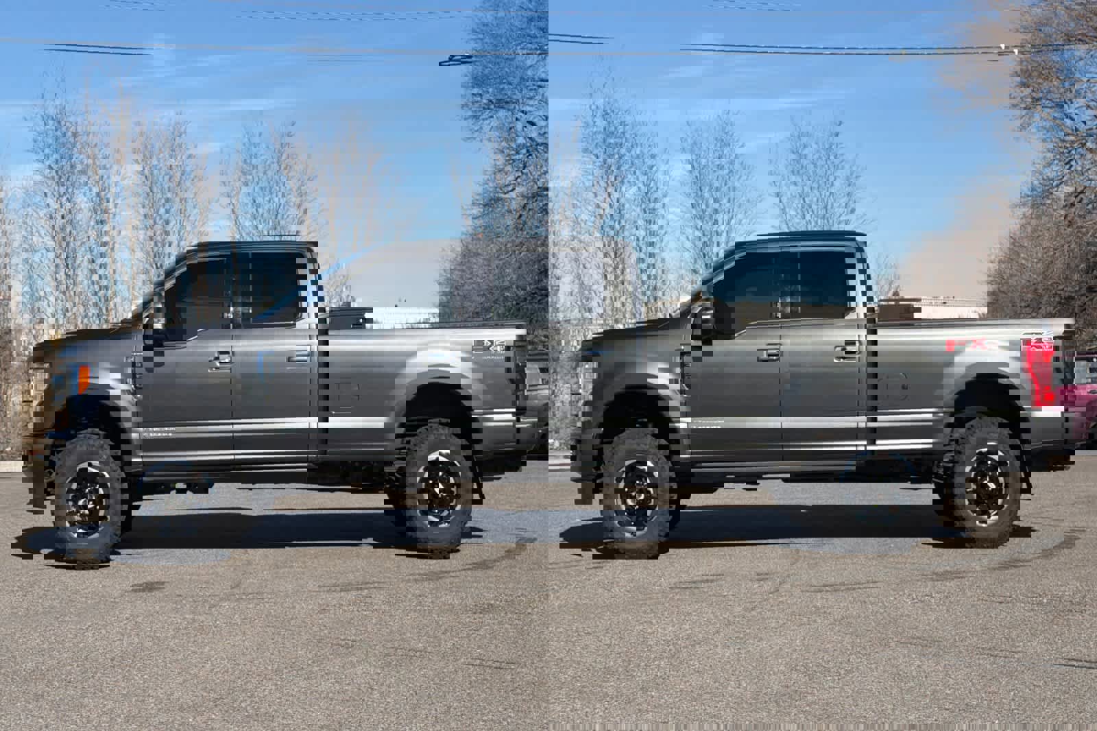 Certified 2019 Ford F350 Platinum w/ Platinum Ultimate Package image 2