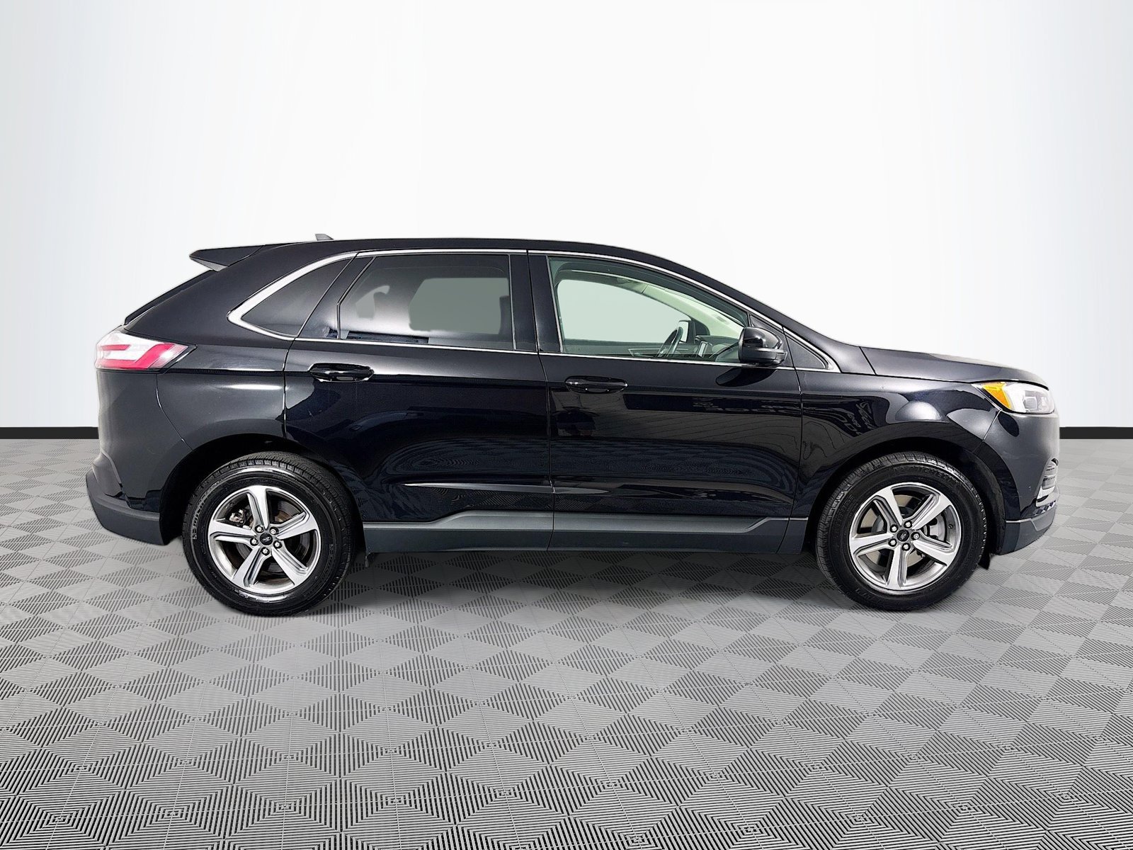 Certified 2024 Ford Edge SEL w/ Convenience Package AWD/4WD image 8