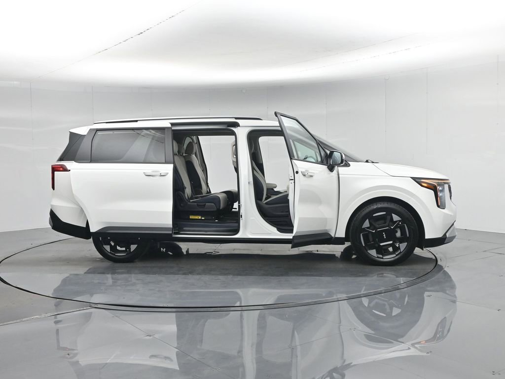 Used 2025 Kia Carnival EX image 38