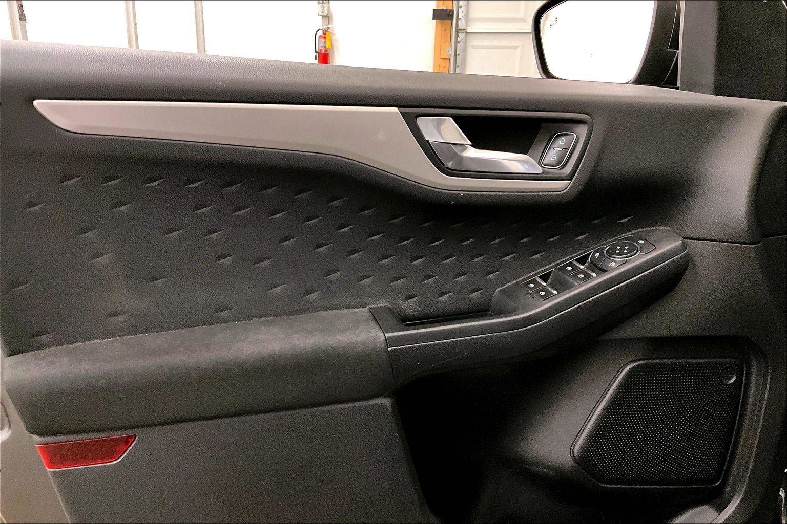 Certified 2020 Ford Escape SE image 22