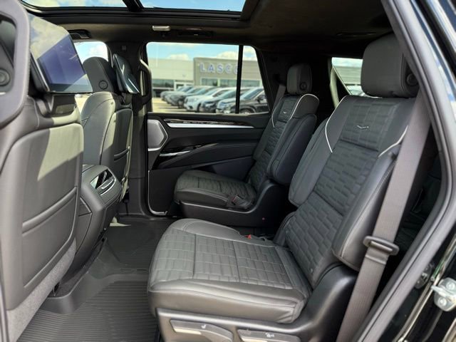 Used 2026 Cadillac Escalade Platinum Sport w/ LPO, Floor Liner Package image 31