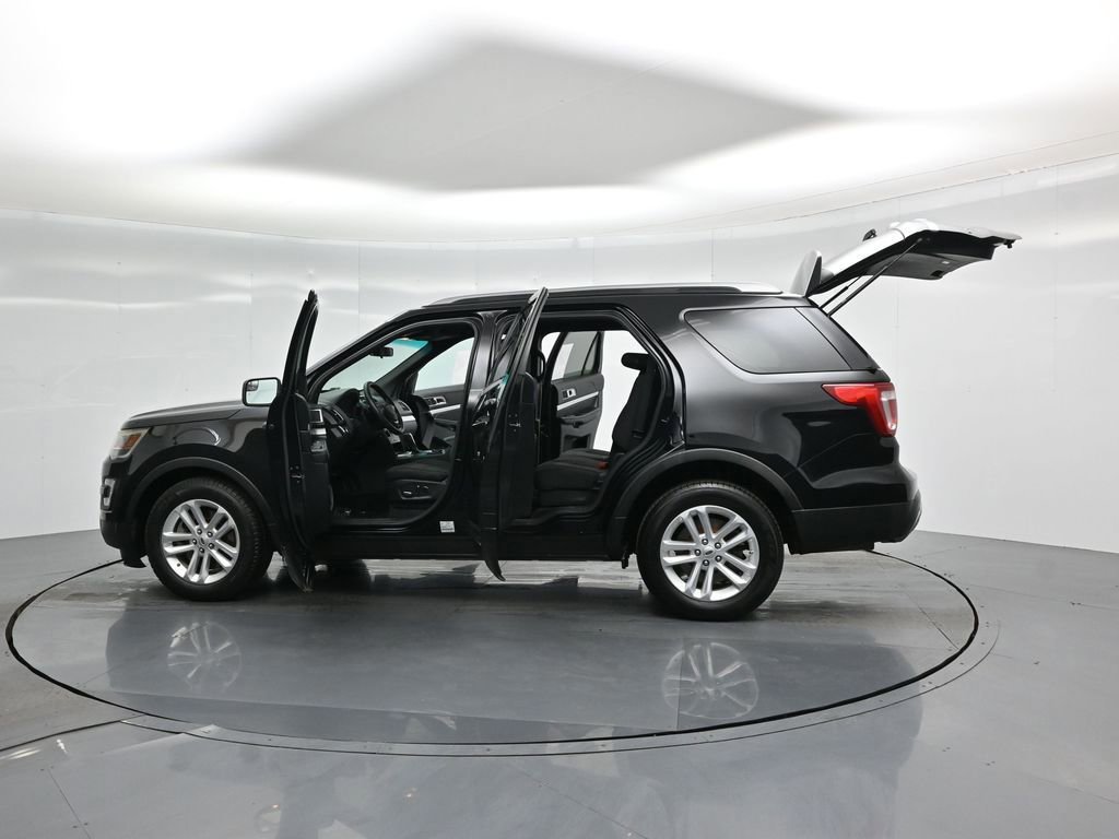 Certified 2017 Ford Explorer XLT image 56