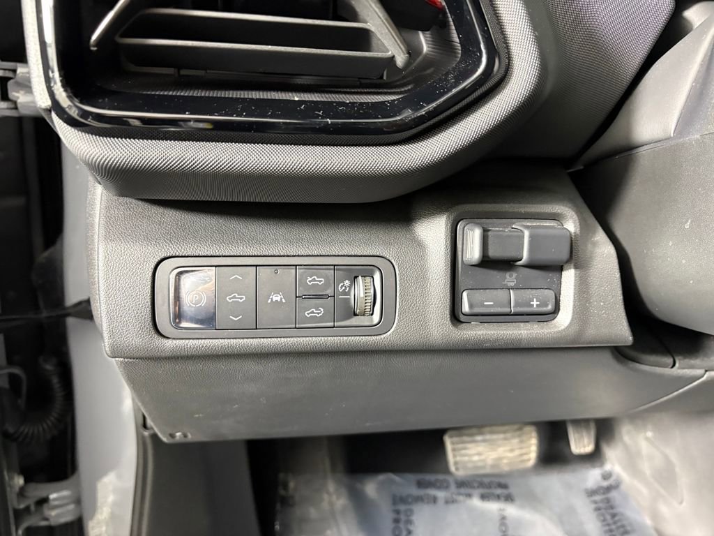 Used 2025 Chevrolet Silverado EV RST image 15