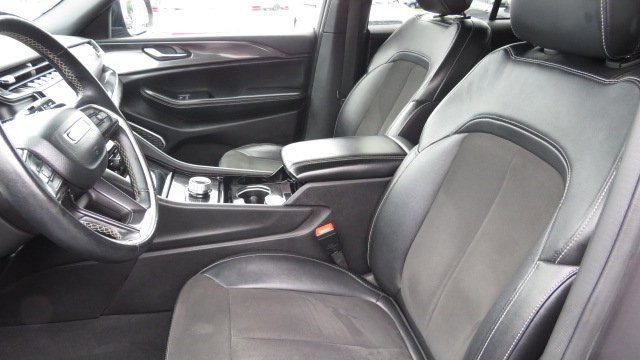 Used 2022 Jeep Grand Cherokee Altitude image 10