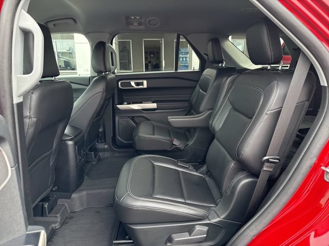 Certified 2024 Ford Explorer XLT w/ Equipment Group 202A AWD/4WD image 27