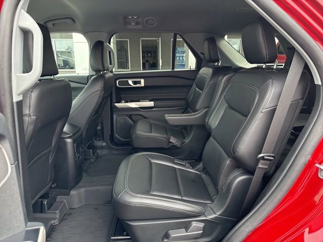 Certified 2024 Ford Explorer XLT w/ Equipment Group 202A AWD/4WD image 27