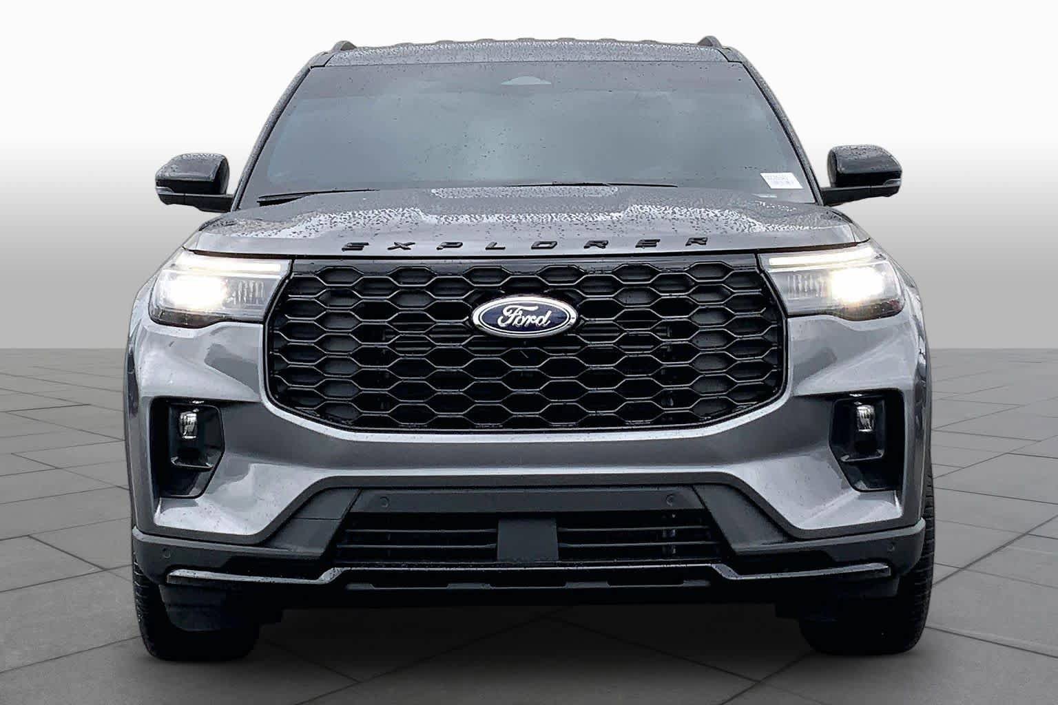 Certified 2025 Ford Explorer ST-Line w/ Premium Package RWD image 4