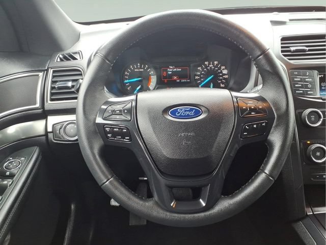 Certified 2018 Ford Explorer XLT AWD/4WD image 15