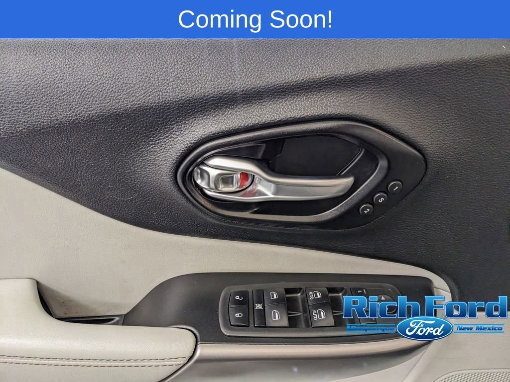 Used 2021 Jeep Cherokee Limited w/ Elite Package FWD image 15