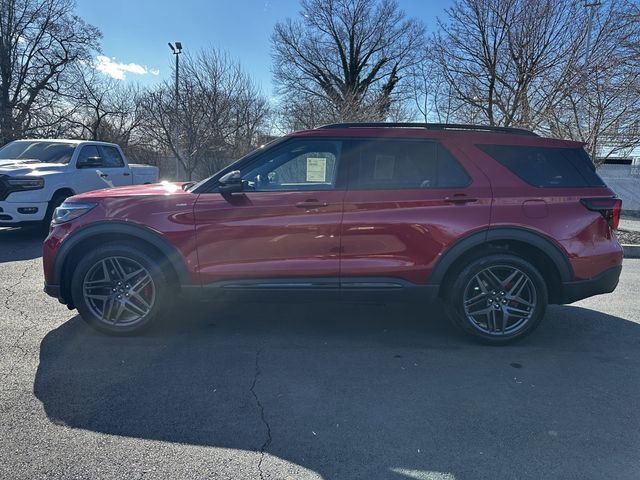 Certified 2025 Ford Explorer ST-Line w/ ST-Line Street Pack image 2