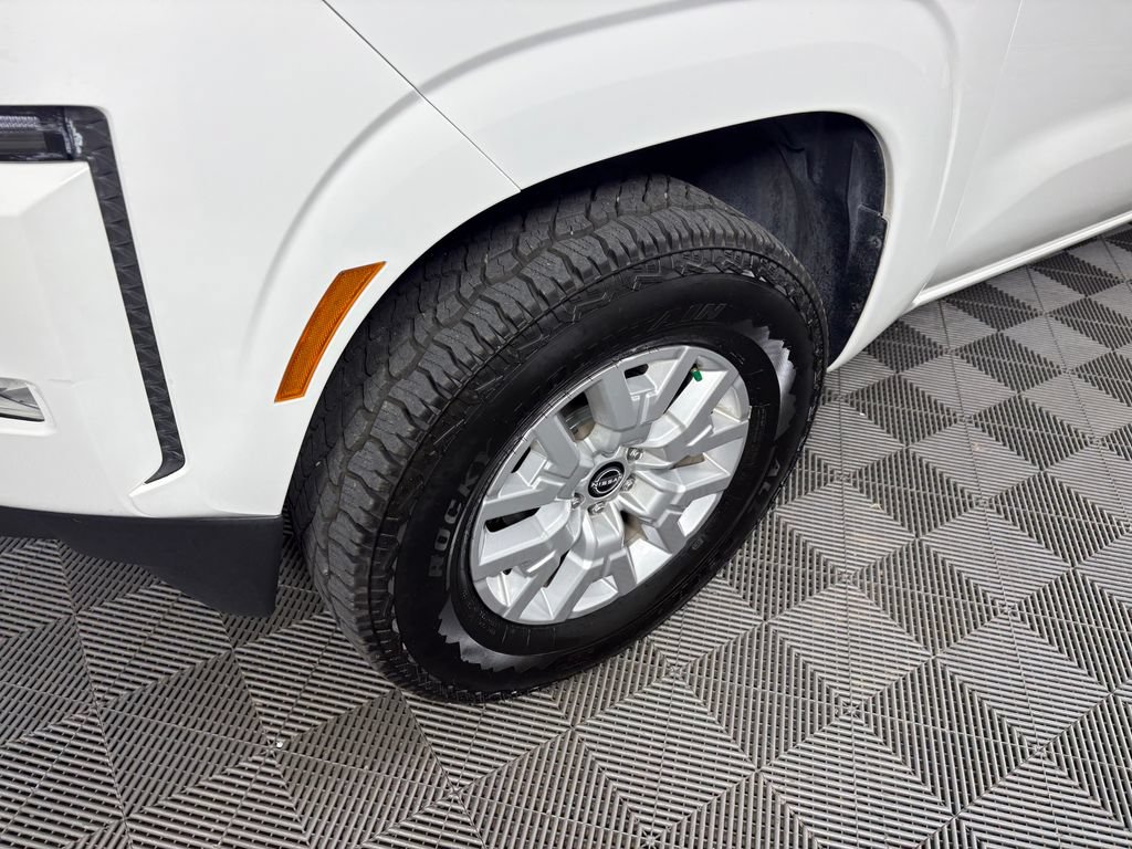 Used 2024 Nissan Frontier SV w/ SV Convenience Package AWD/4WD image 10