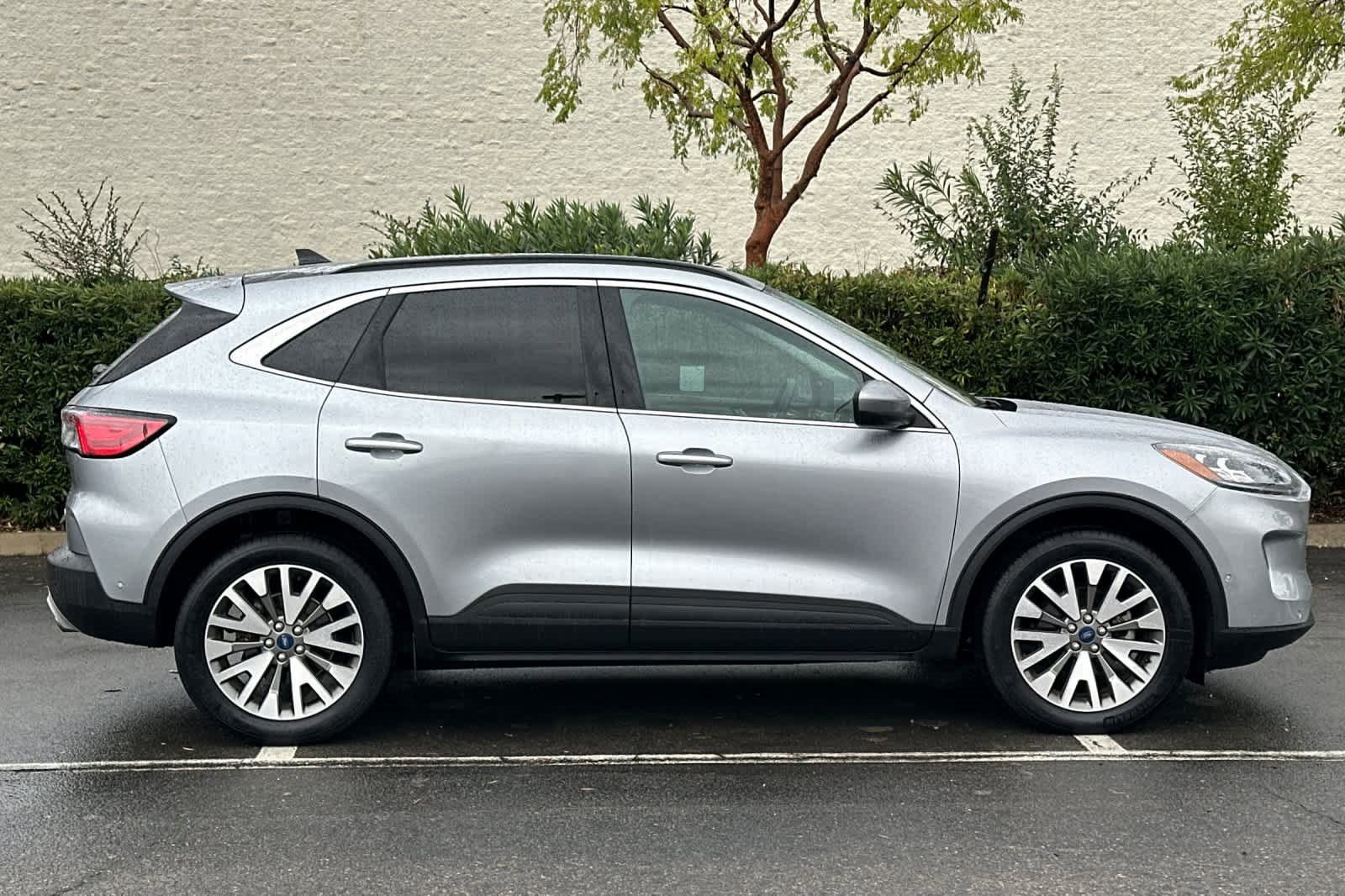 Certified 2021 Ford Escape Titanium w/ Class II Trailer Tow Package image 6