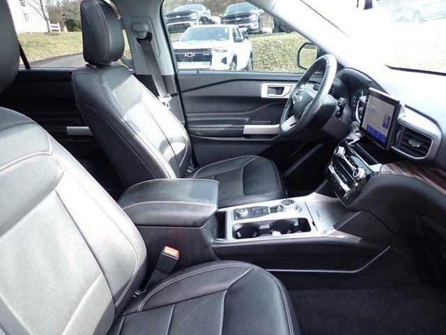 Certified 2022 Ford Explorer Limited w/ Equipment Group 301A image 11