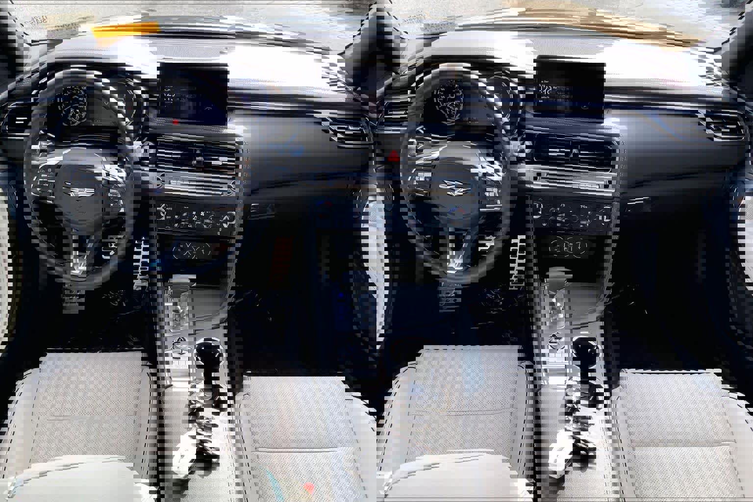 Used 2025 Genesis G70 2.5T w/ Sport Prestige Package image 14