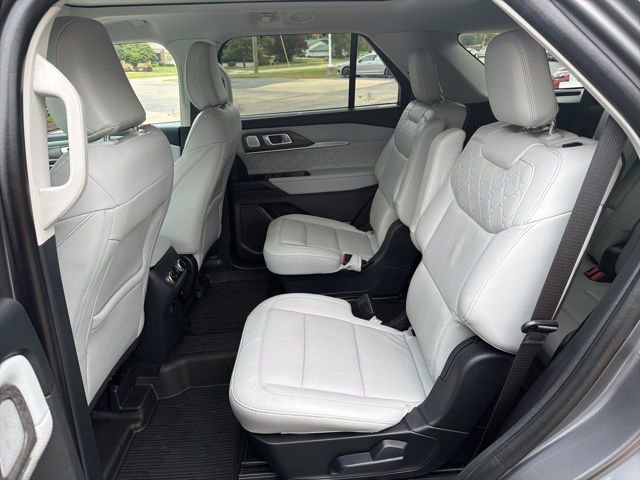 Certified 2025 Ford Explorer Platinum w/ Ultimate Package AWD/4WD image 24
