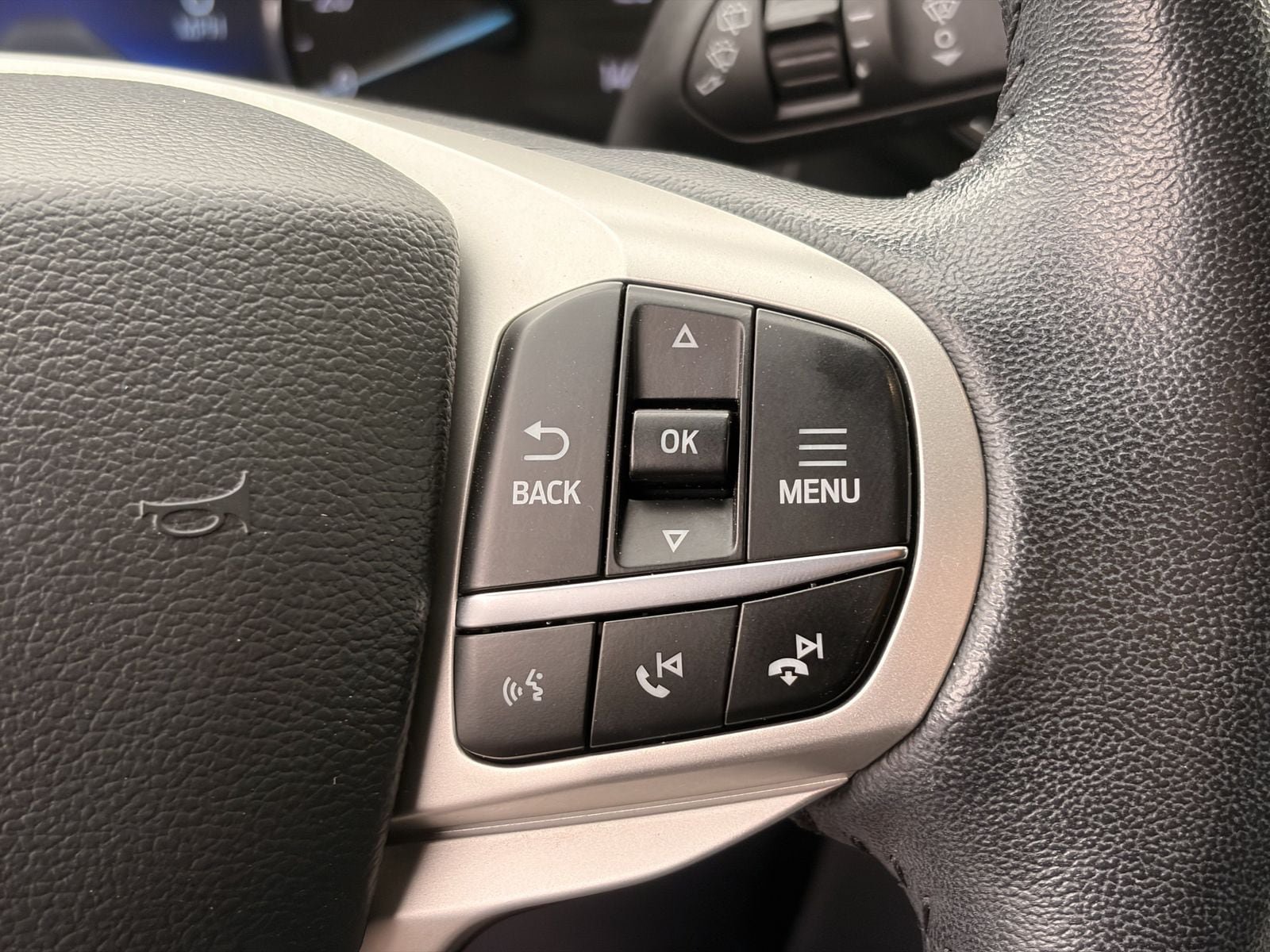 Certified 2023 Ford Explorer Limited w/ Hybrid Equipment Group 310A RWD image 26
