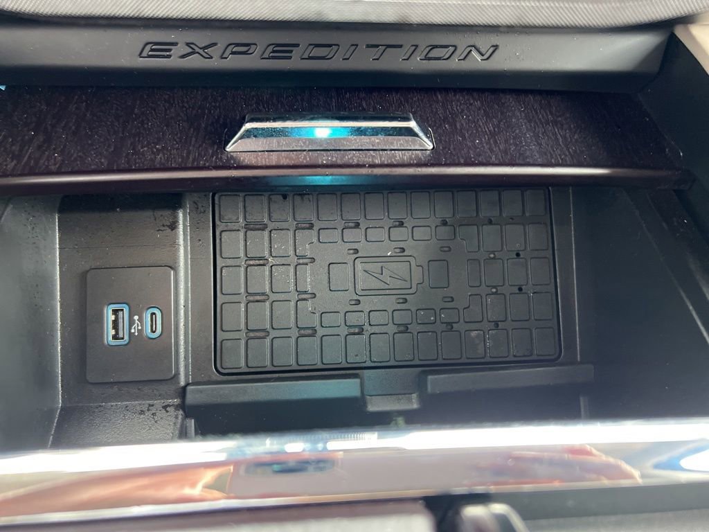 Certified 2023 Ford Expedition Platinum AWD/4WD image 30