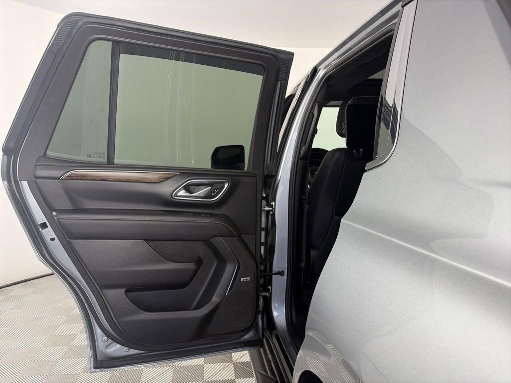 Used 2023 Chevrolet Tahoe Premier w/ Advanced Technology Package image 12