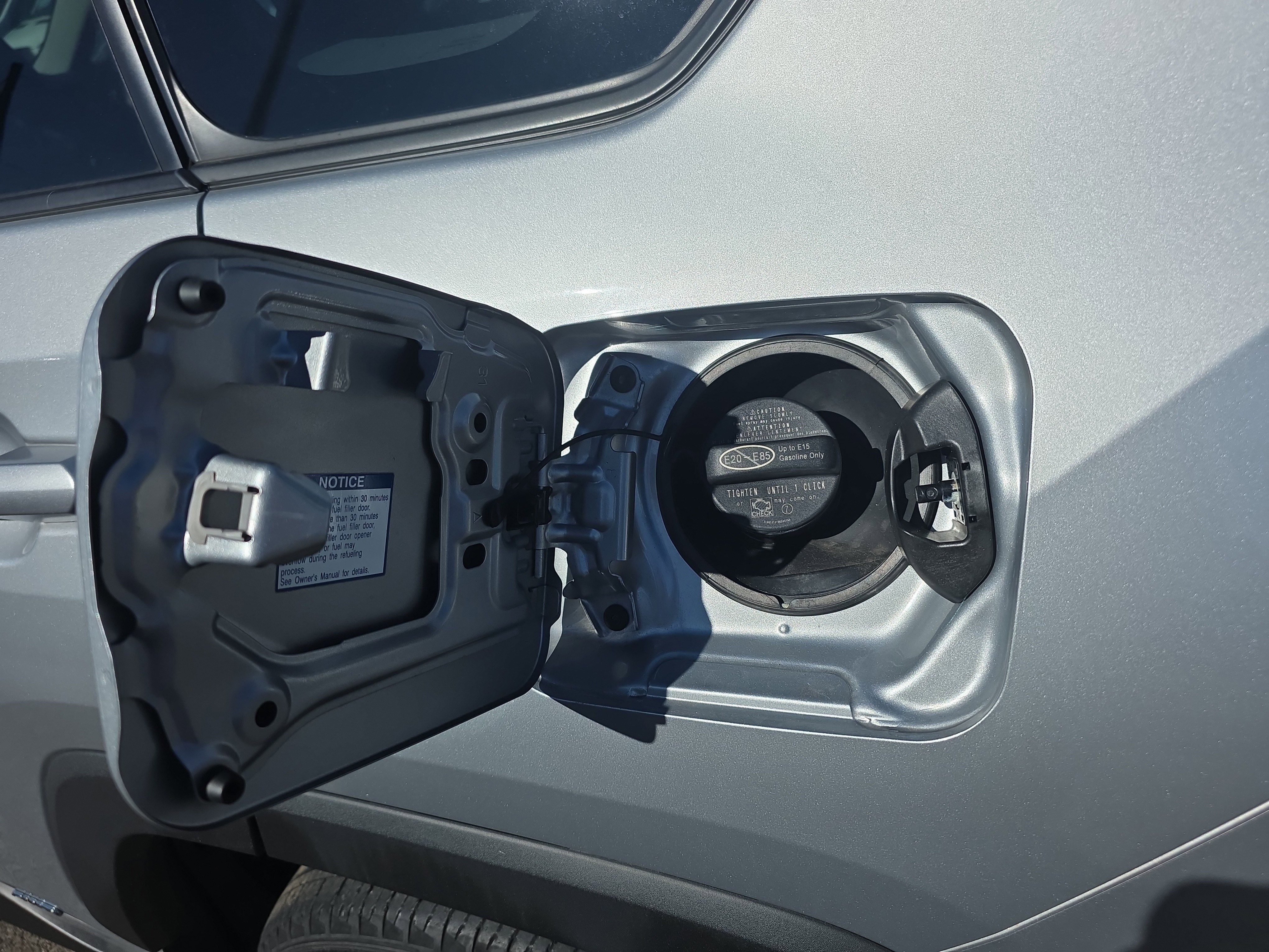 Used 2021 Toyota RAV4 XLE w/ Convenience Package image 14