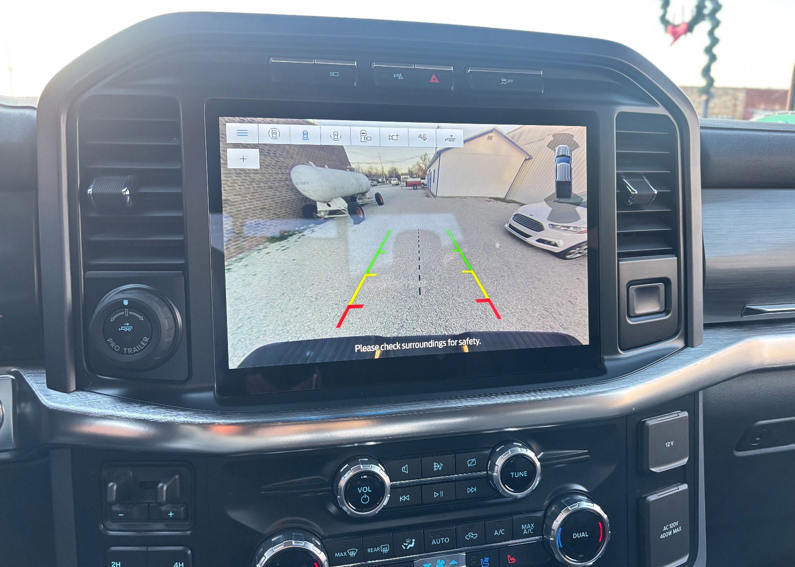 Certified 2022 Ford F150 Lariat w/ Equipment Group 502A High image 50