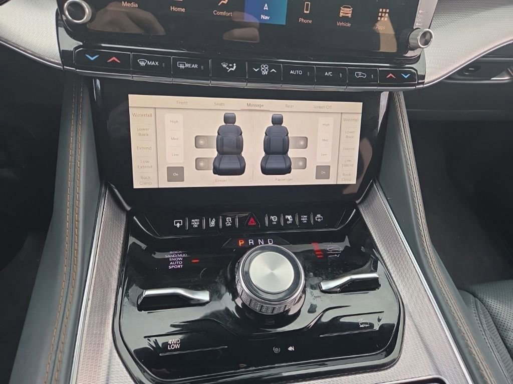 Used 2022 Jeep Grand Wagoneer Series III w/ Rear Seat Video Group 1 image 13