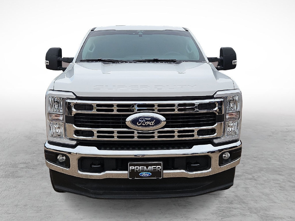 Certified 2025 Ford F250 XLT w/ FX4 Off-Road Package AWD/4WD image 3