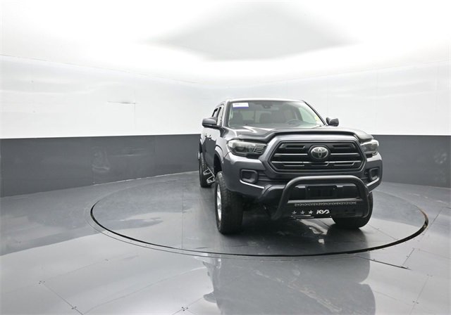 Used 2018 Toyota Tacoma SR image 2