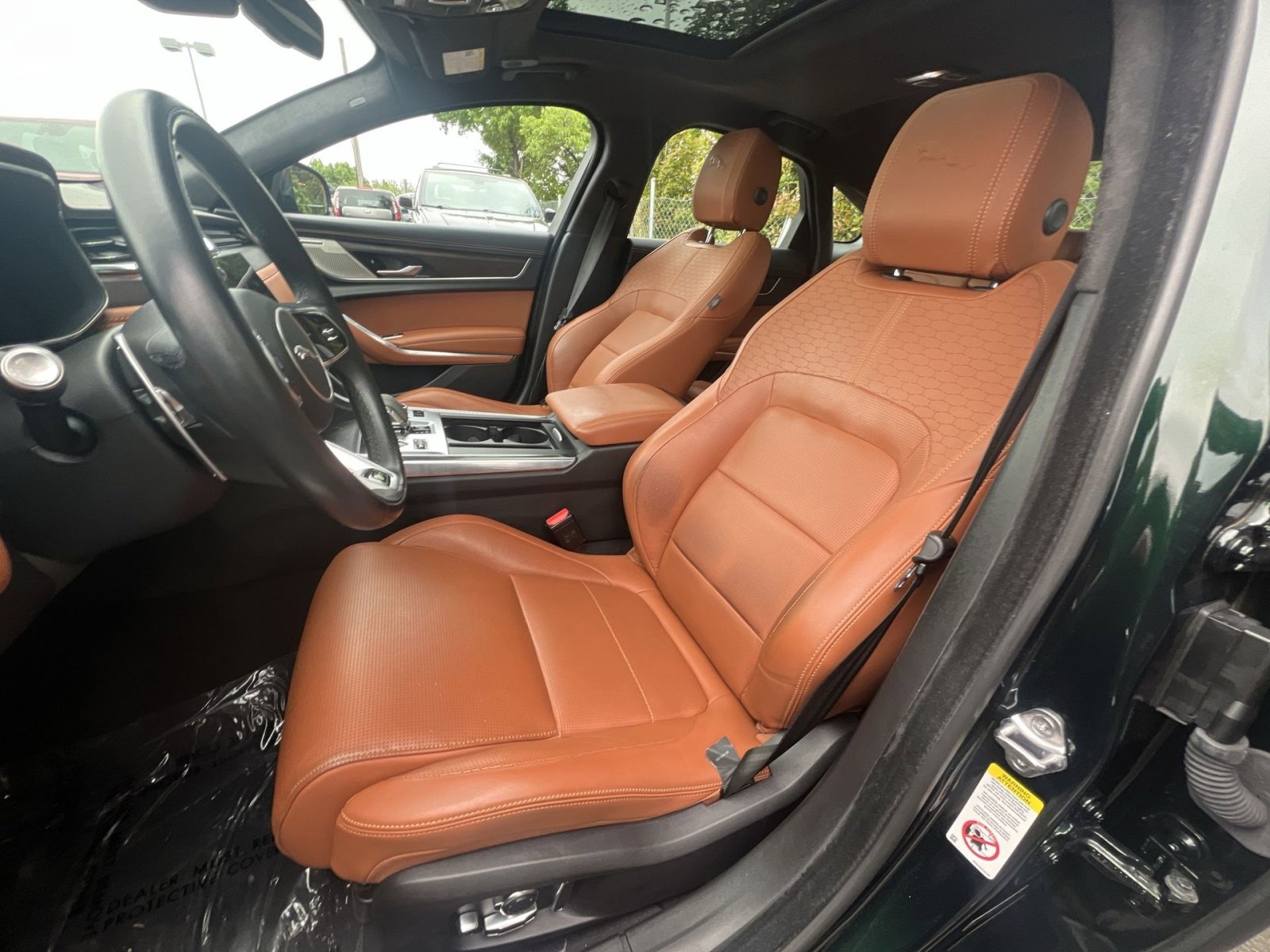 Used 2022 Jaguar XF R-Dynamic SE AWD/4WD image 21