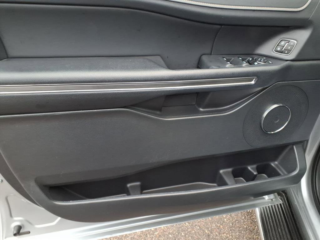 Certified 2023 Ford Expedition Max XLT image 15