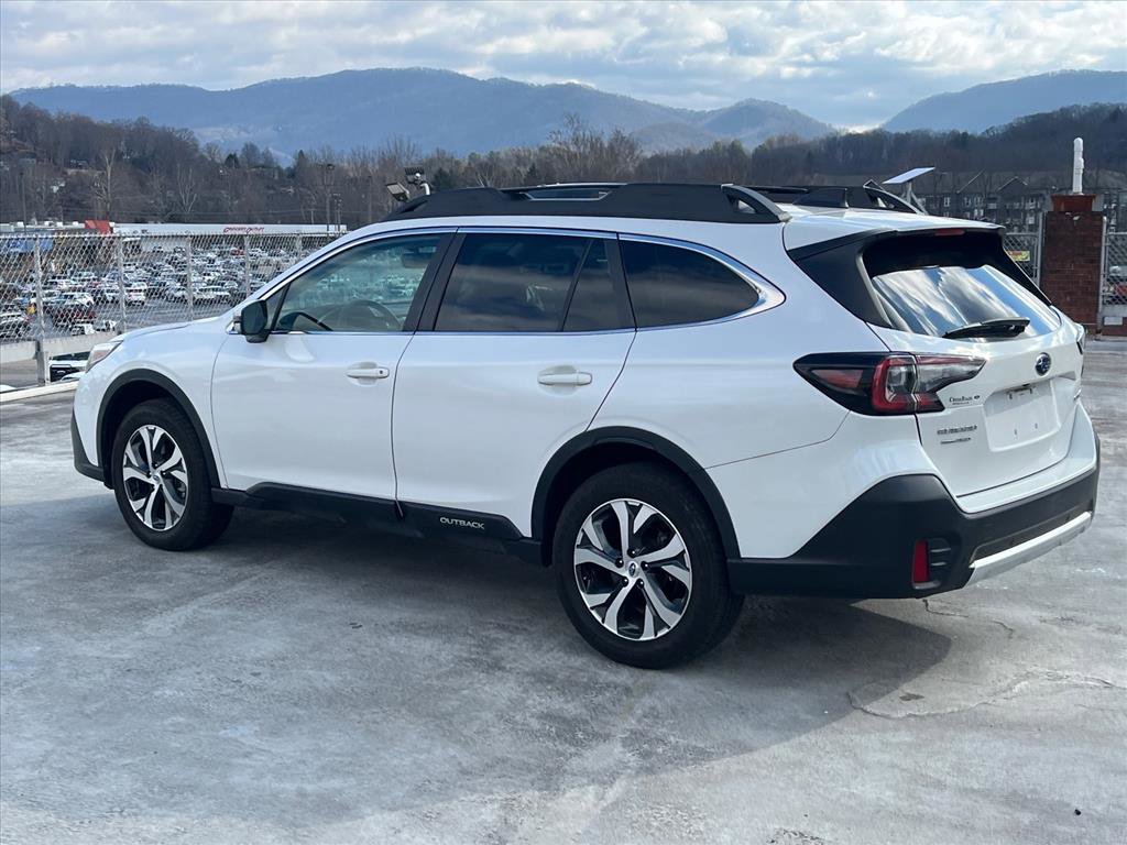 Used 2022 Subaru Outback Limited image 4