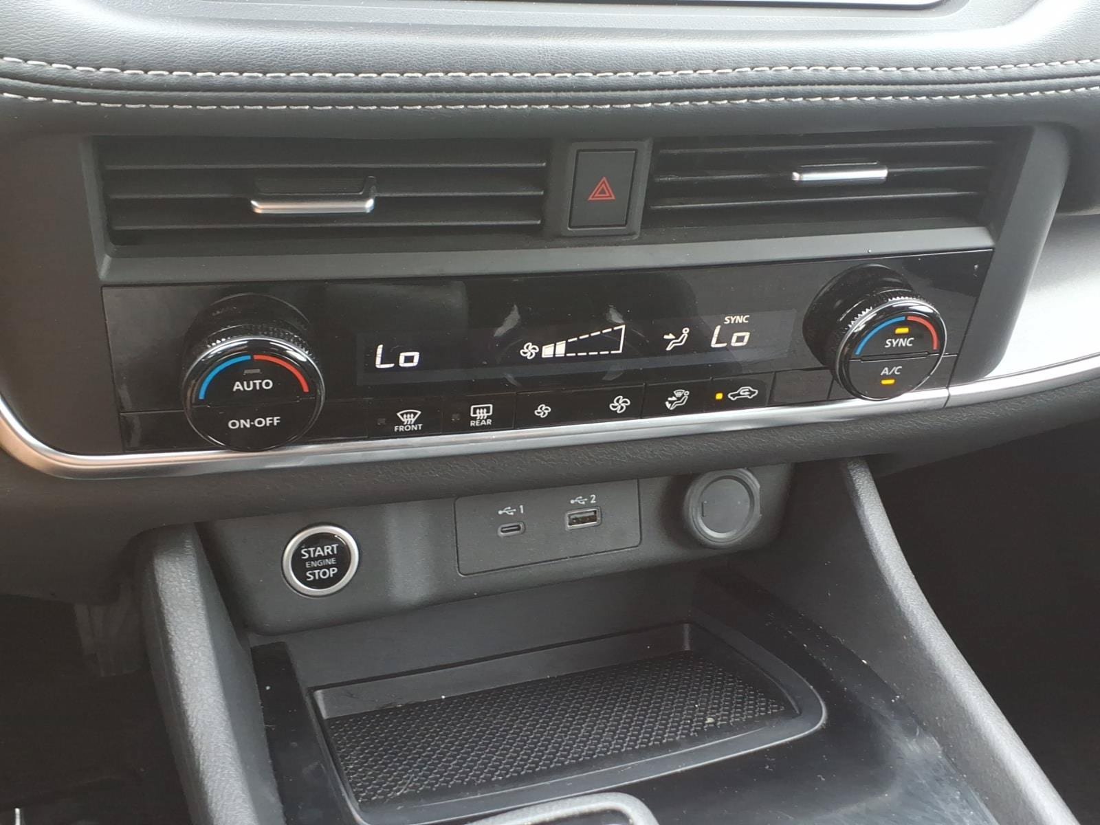 Used 2023 Nissan Rogue SV AWD/4WD image 19